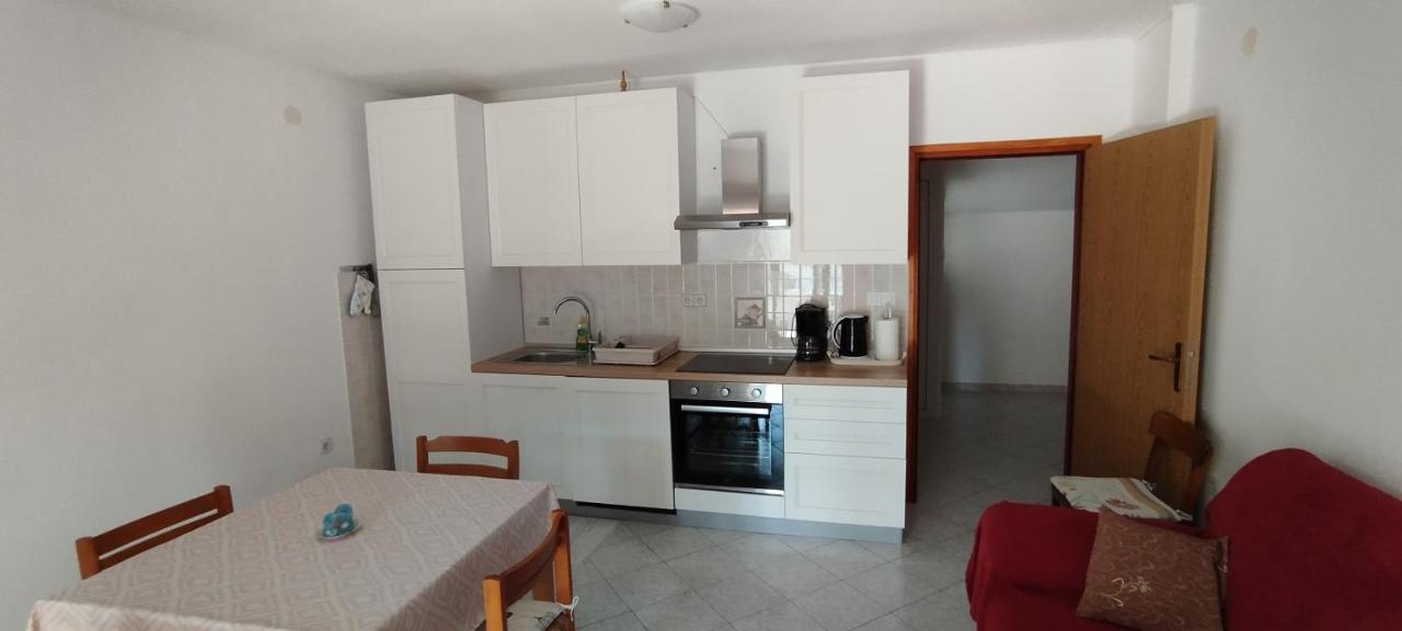 Apartment Kurelic Раб Екстер'єр фото