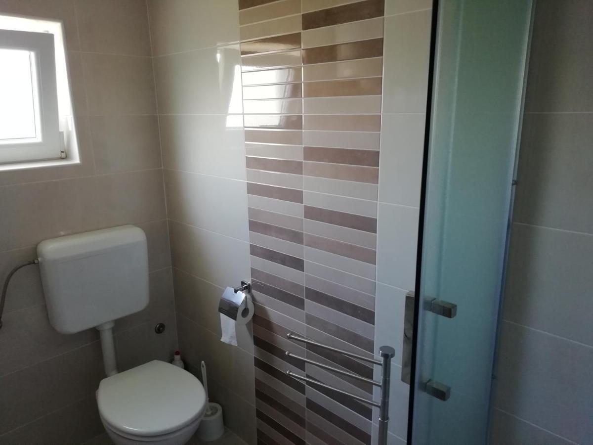 Apartment Kurelic Раб Екстер'єр фото